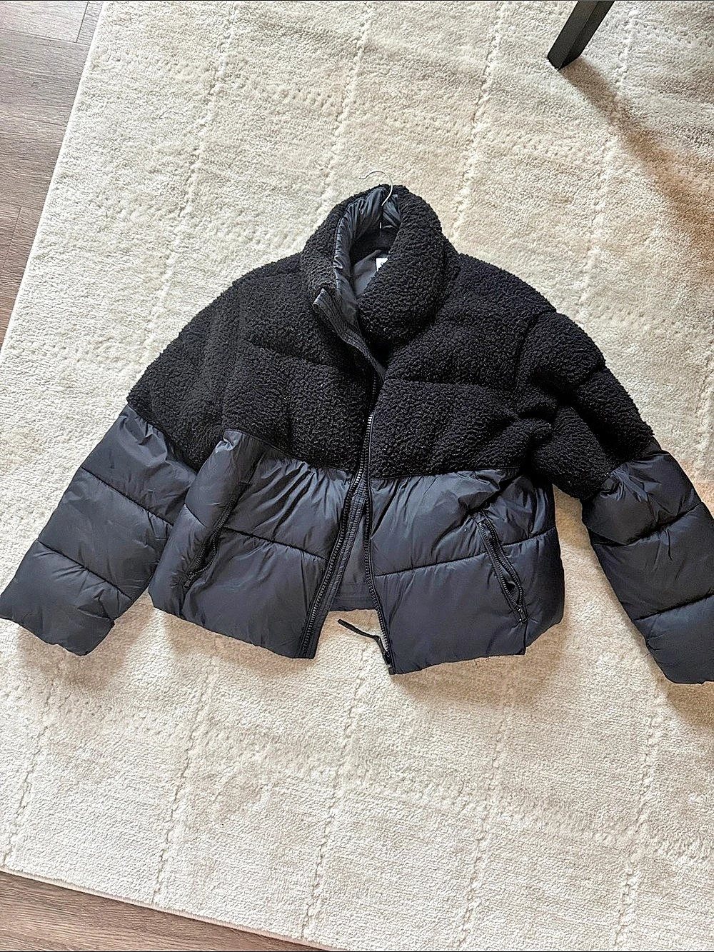 Old Navy Short Sherpa-Paneled Puffer Jacket Black